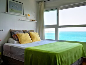 Iron/ironing board, WiFi, bed sheets, wheelchair access