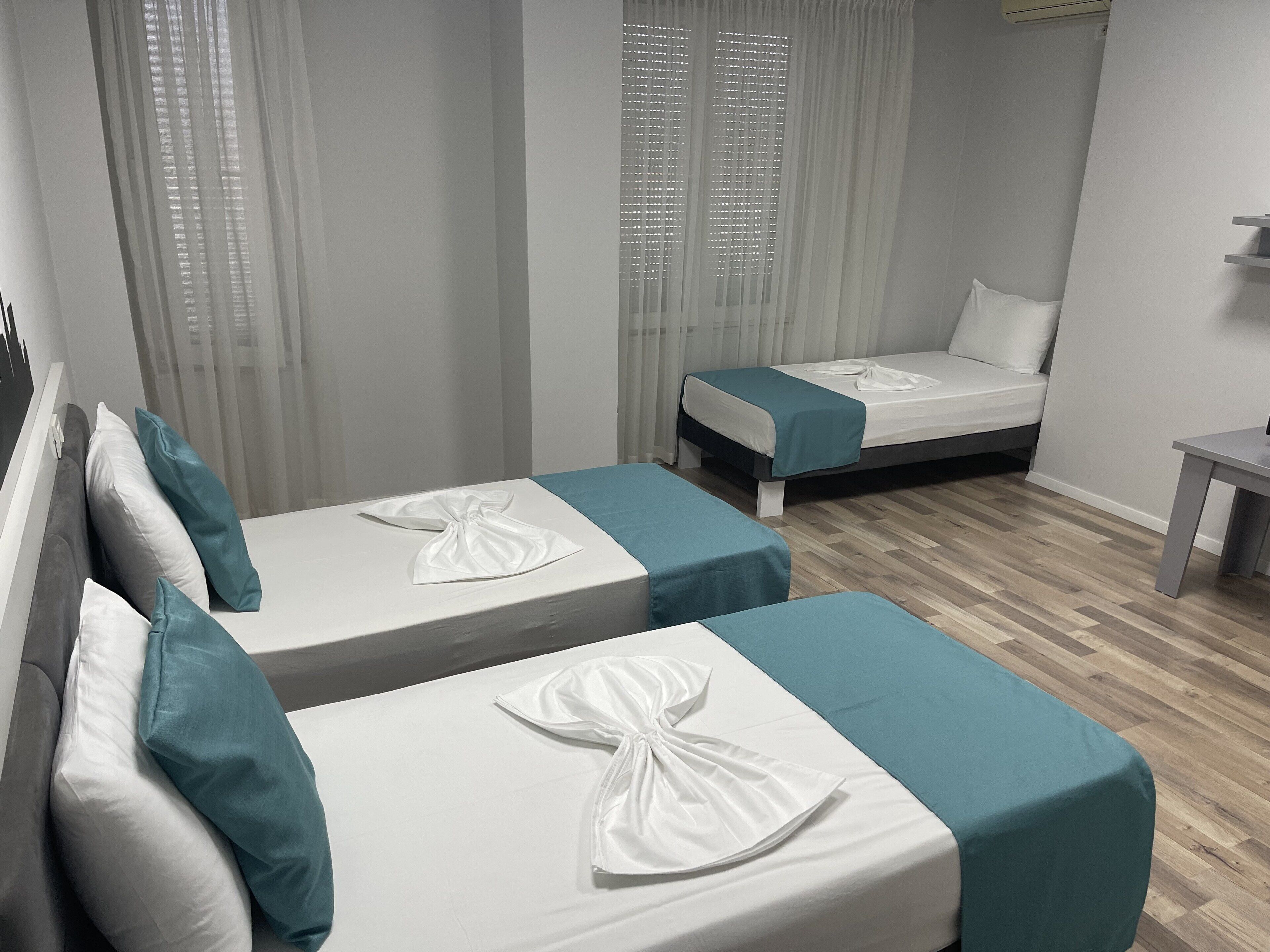 basic triple room | 1 bedroom, in-room safe, soundproofing, iron/ironing board