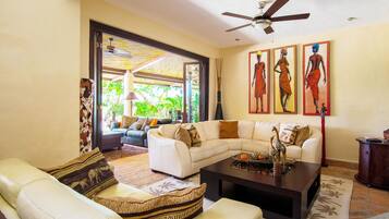 Smart TV, DVD player, table tennis, books