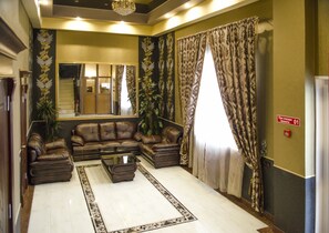 Luxury Room, City View | Interior