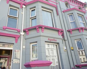 Front of property - Apollo Guest House (Hastings)