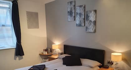 Apollo Guest House