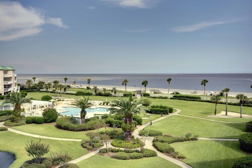 Breathtaking, Newly Remodeled Top Floor Oceanfront Views - St. Simons Grand condo