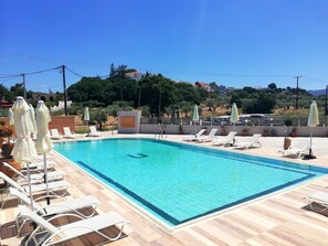 Seasonal outdoor pool - Ivory Hotel (Rhodes)