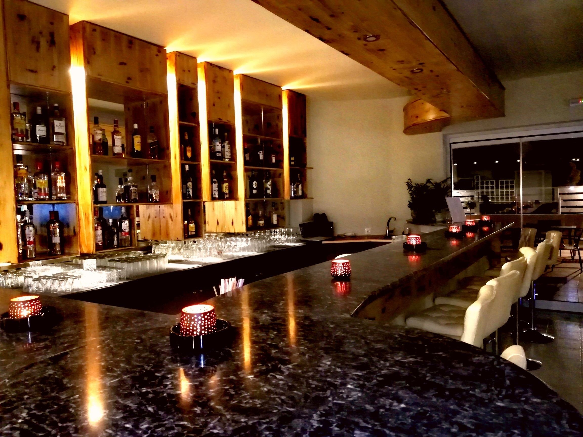 بار (في ا لمنشاة)