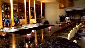 Bar (in der Unterkunft)