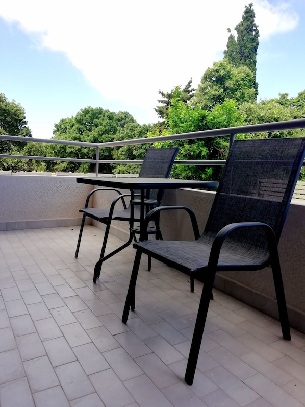 Classic Studio, Garden View | Balcony view