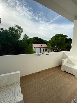 Classic Triple Room, Courtyard View