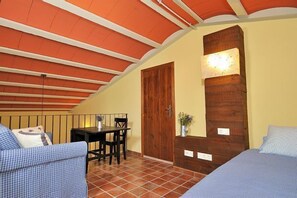 2 slaapkamers, een strijkplank/strijkijzer, reisbedje, gratis wifi