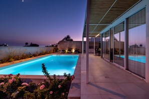 Outdoor pool - At the home of Giò, villa with pool (Marina di Ragusa)