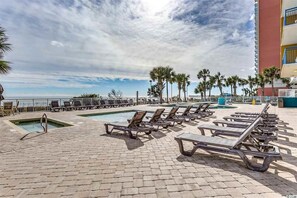 Piscina coperta, piscina all'aperto