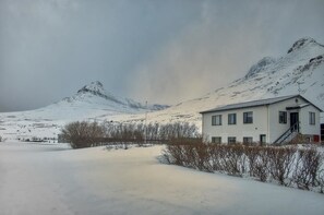 View from room - Sudavik Guesthouse (Súðavík)