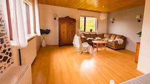 Living area - Sudavik Guesthouse (Súðavík)
