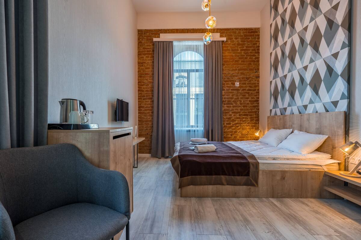 Design Room, City View | In-room safe, individually decorated, blackout drapes, soundproofing