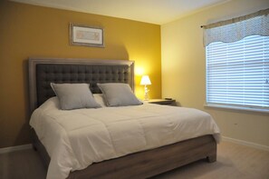 8 bedrooms, iron/ironing board, free WiFi, bed sheets - Spacious Pool Villa - Beautiful Oasis close to Disney World (Kissimmee)