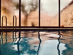 Piscine couverte, piscine extérieure