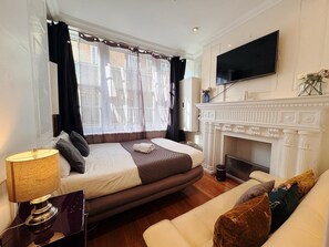 8 Schlafzimmer, Zimmersafe, Bügeleisen/Bügelbrett, Bettwäsche
