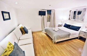 8 habitaciones y caja de seguridad en la habitación 