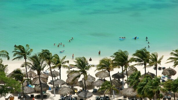 Beach nearby, white sand - Nice Apartment Near Palm Beach (Noord)