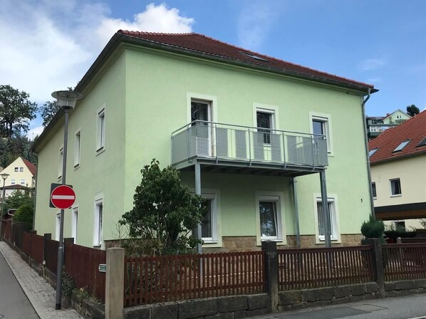 Esterni