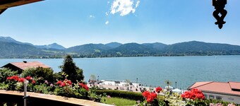 Holiday Apartment "Landhaus Staudacher" with Lake View, Balcony, Garden & Wi-Fi