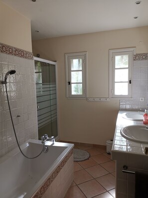 Bathtub
