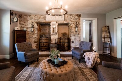 Vacay in an Authentic Chadds Ford / Brandywine Valley / Longwood Gardens 