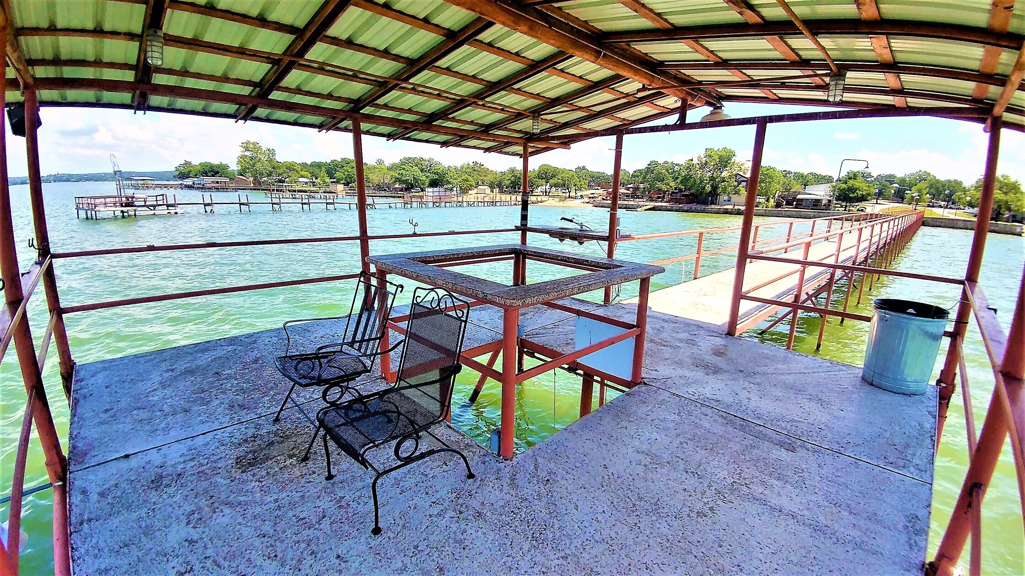 2 Waterfront Houses, Gated, Kayaks, Water Pad, Ping Pong Table, Fishing Pier