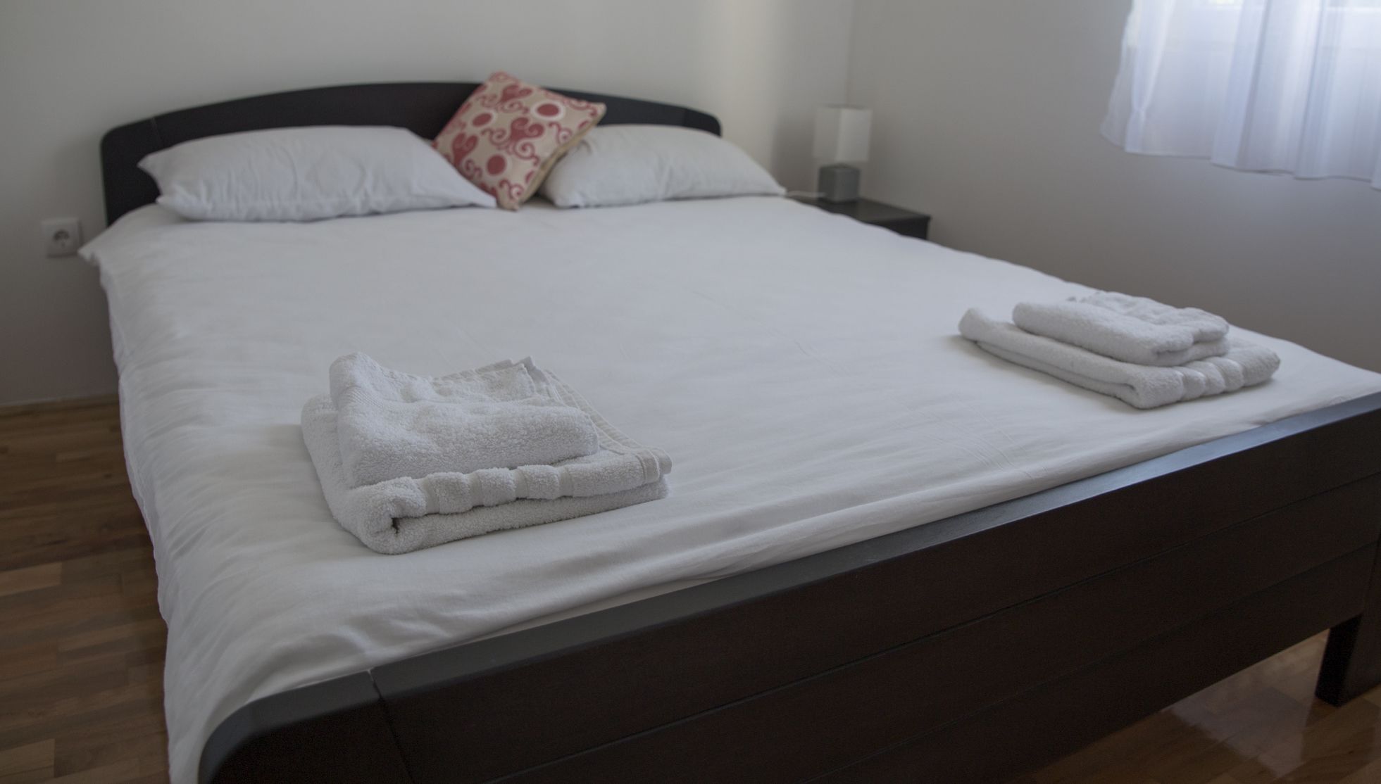 deluxe quadruple room | soundproofing, iron/ironing board, free wifi, bed sheets