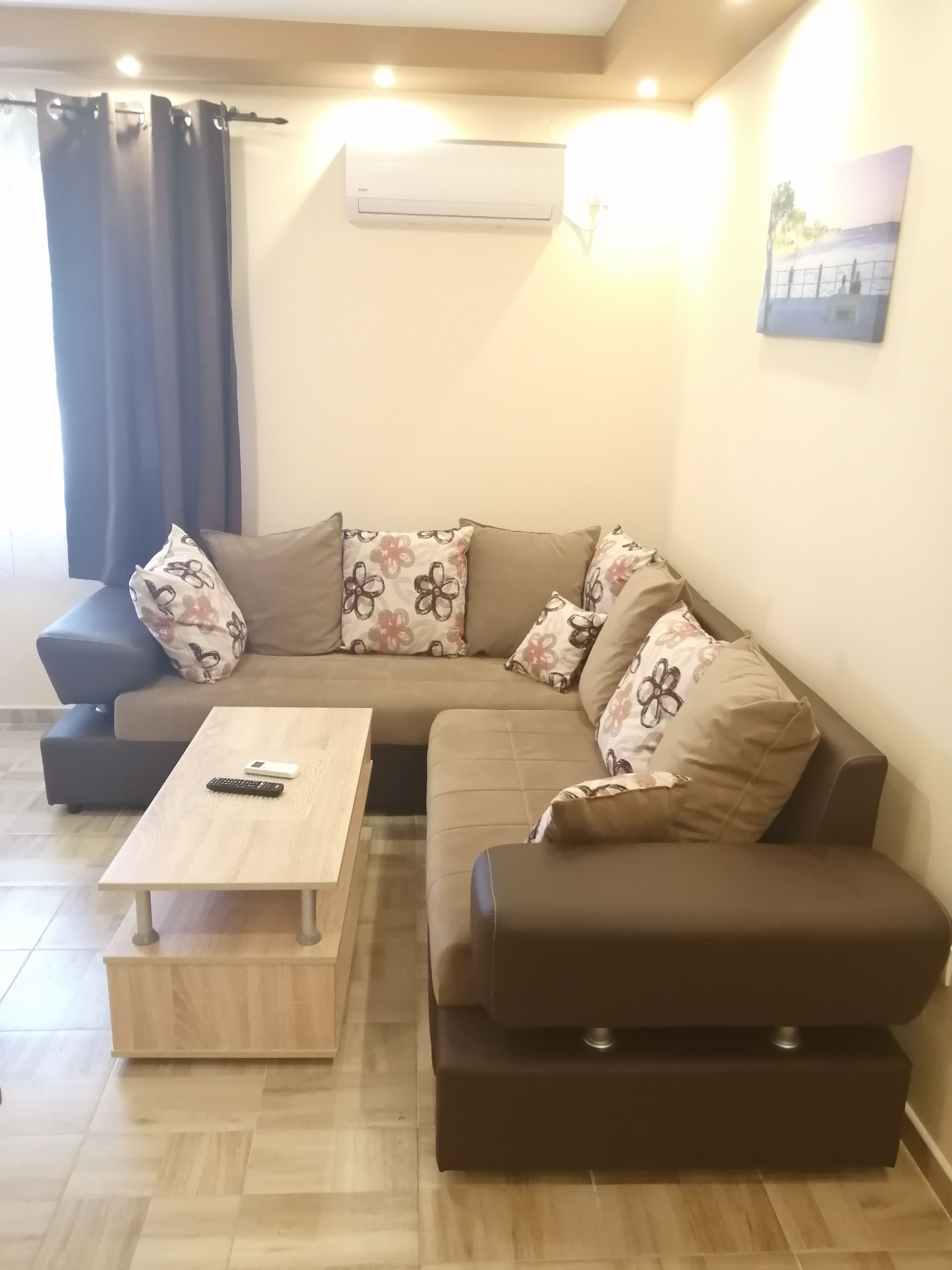 deluxe studio | soundproofing, iron/ironing board, free wifi, bed sheets