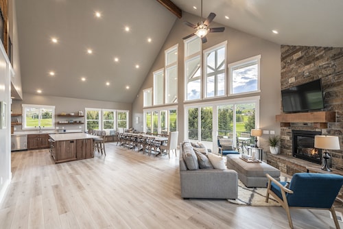 Foxridge (Sleeps 34) by Bear Lake Luxury Rentals