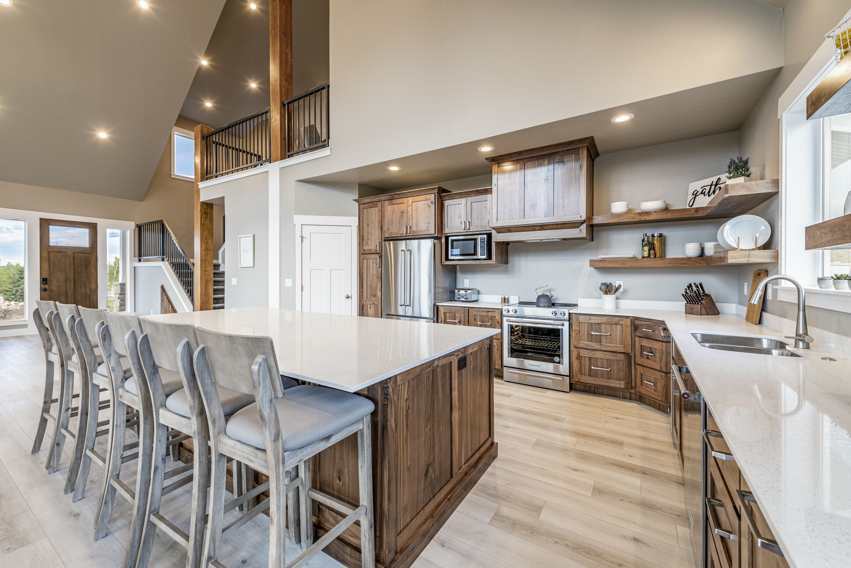 雪櫃、微波爐、焗爐、爐具