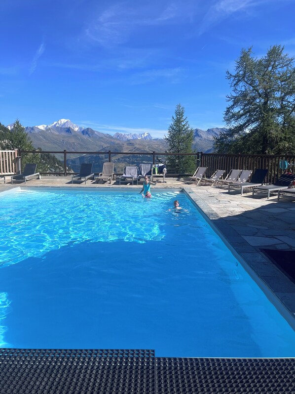 Piscine extérieure, piscine chauffée