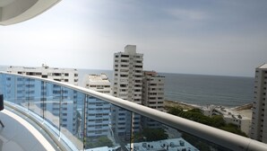 A high-rise building with a view of the sea. - EDIFICIO POSIEDON located in the exclusive area of Laugito (Cartagena)