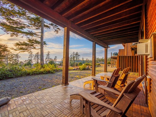 Goin'Left - Large 3br Retreat with Spectacular Ocean Views