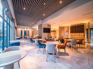 Bar (on property) - Holiday Inn Express Kunming West by IHG (Kunming)