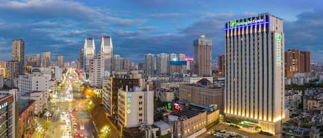 المنشأة من الخارج