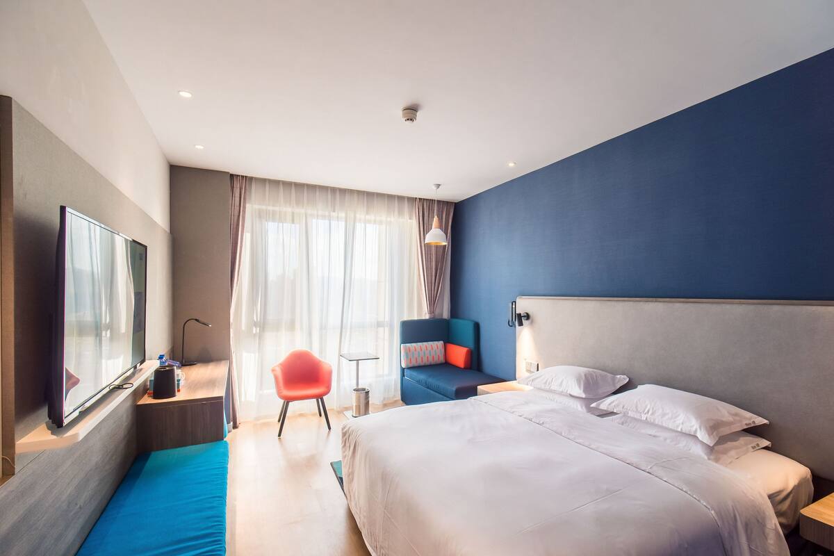 In-room safe, soundproofing
