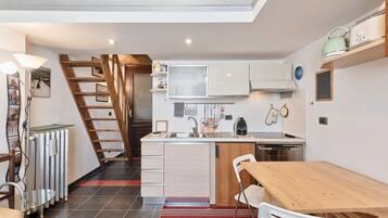 Frigorifero, microonde, forno, lavastoviglie