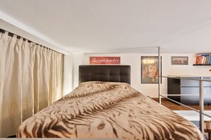 1 bedroom, desk, iron/ironing board, WiFi
