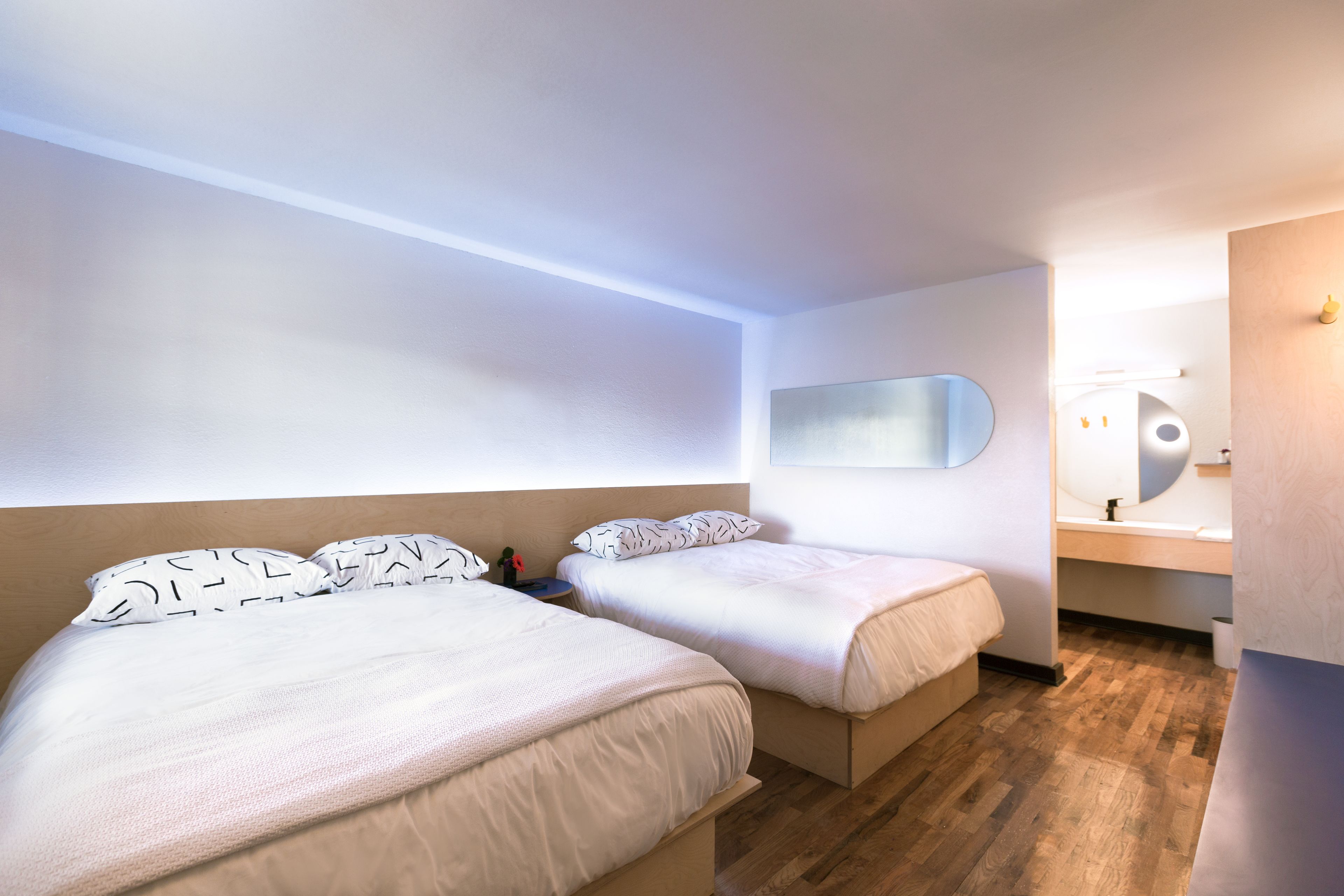 premium bedding, free wifi, bed sheets