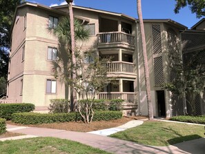 Exterior - Port O'Call, Hilton Head, SC - 2BR, 2Bath, Sleeps 6; 7/16 - 7/23; steps to beach (Hilton Head Island)