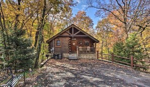 Exterior - Dream Away Cabin - Beautiful, cozy and charming retreat (Sevierville)