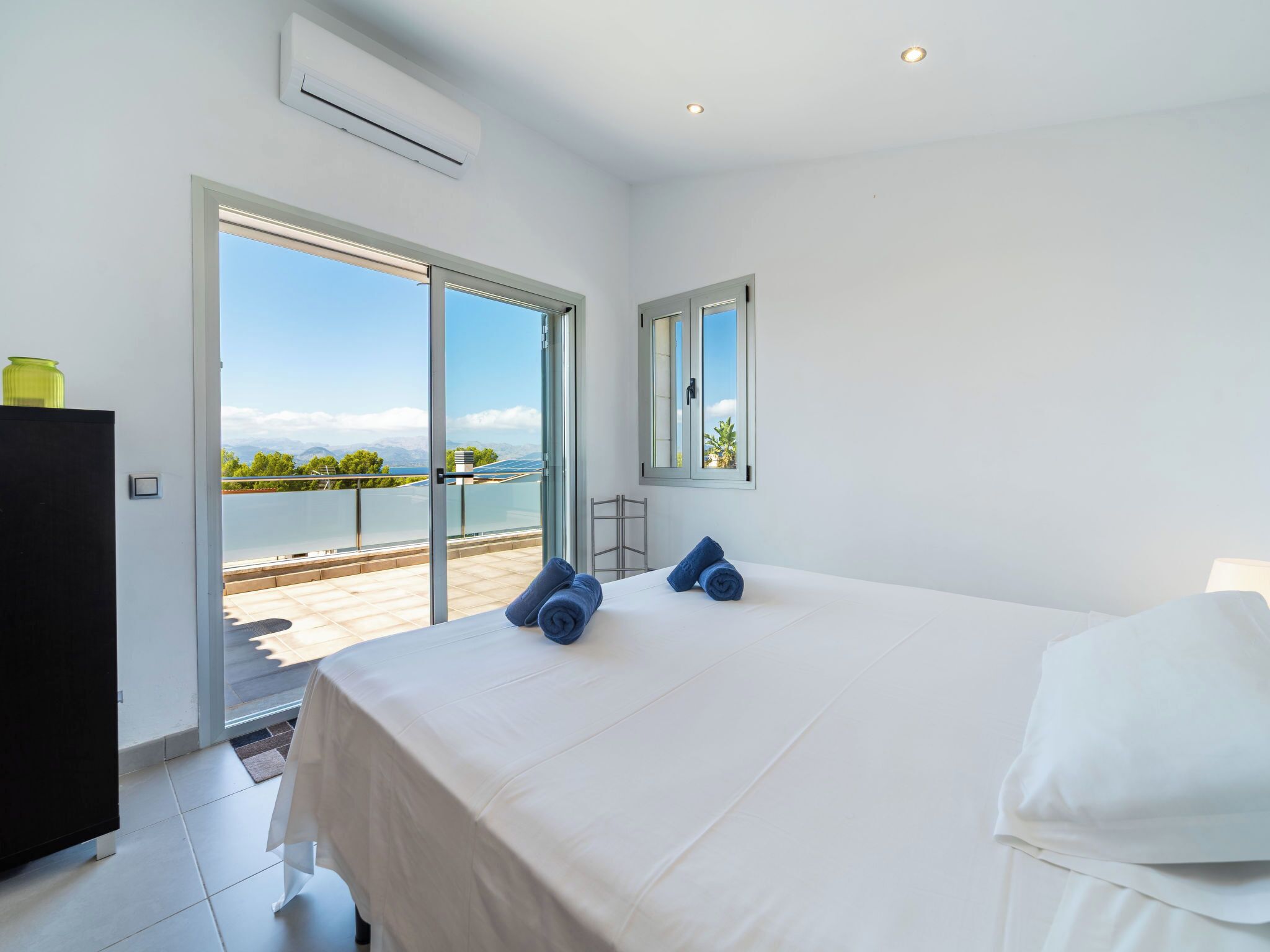 3 chambres, bureau, accès Internet