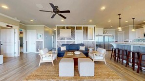 Smart TV, offices - Pirate's Beach (Bolivar Peninsula)