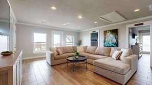 Smart TV, offices - Pirate's Beach (Bolivar Peninsula)