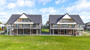 Exterior - Pirate's Beach (Bolivar Peninsula)
