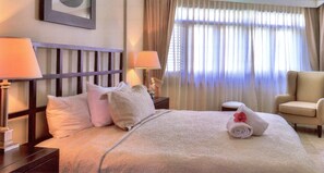 In-room safe, iron/ironing board, WiFi, bed sheets