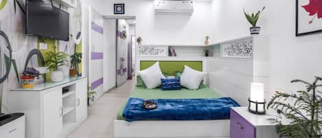2 bedrooms, WiFi, bed sheets
