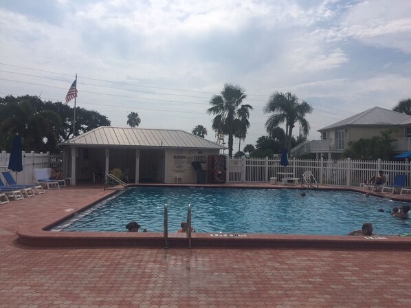 屋外プール、温水プール